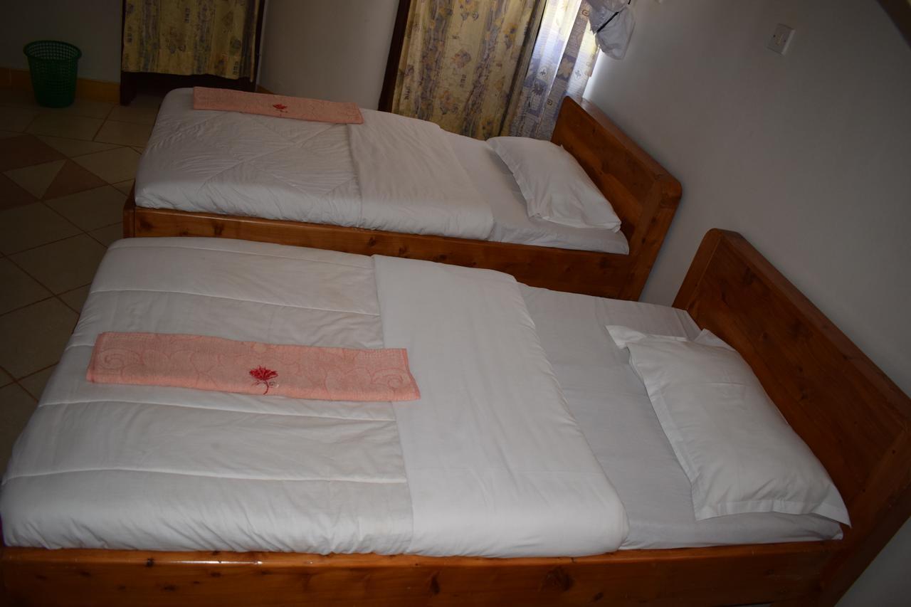 Ngorongoro Lodge Карату Екстериор снимка