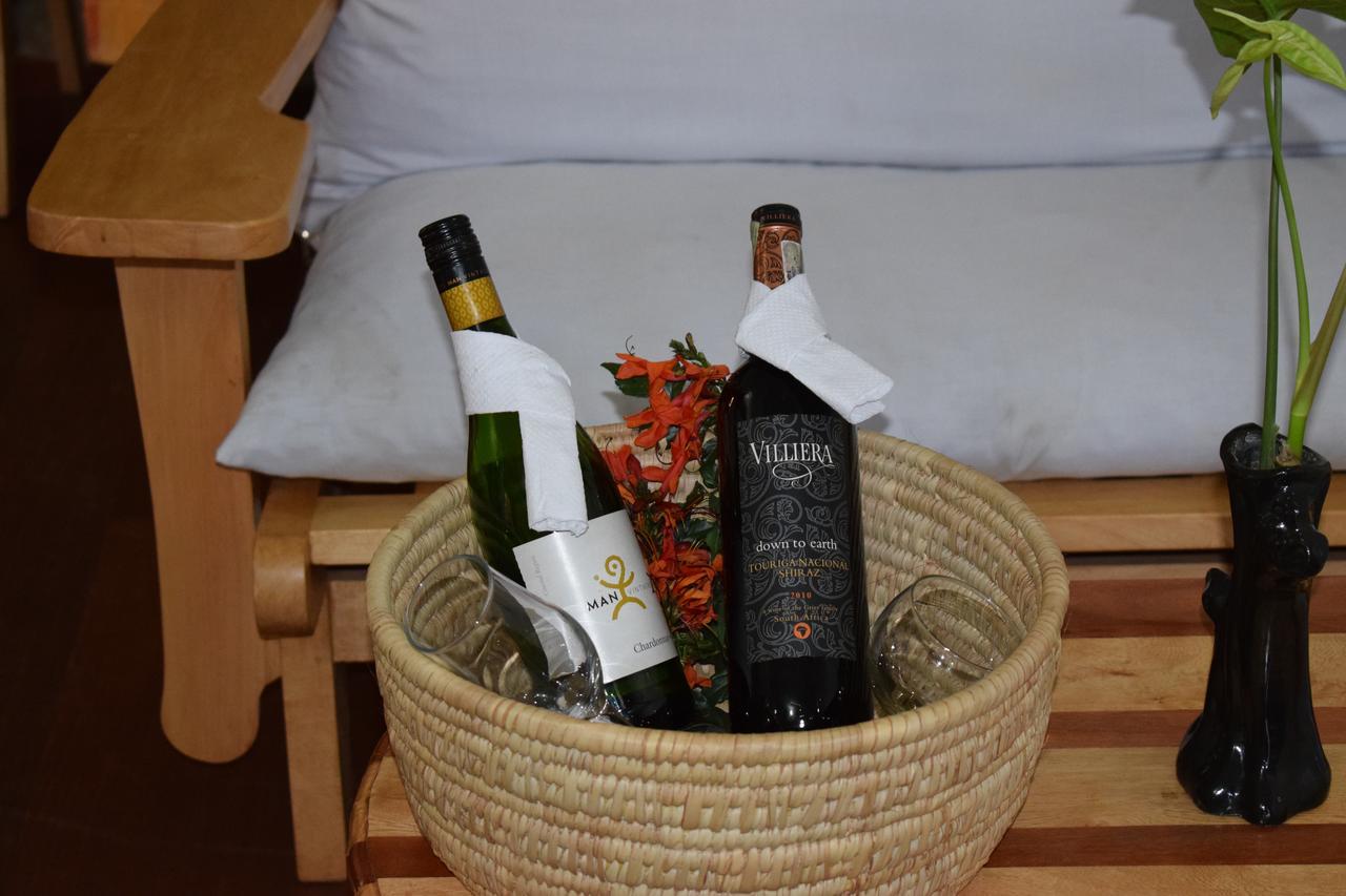 Ngorongoro Lodge Карату Екстериор снимка