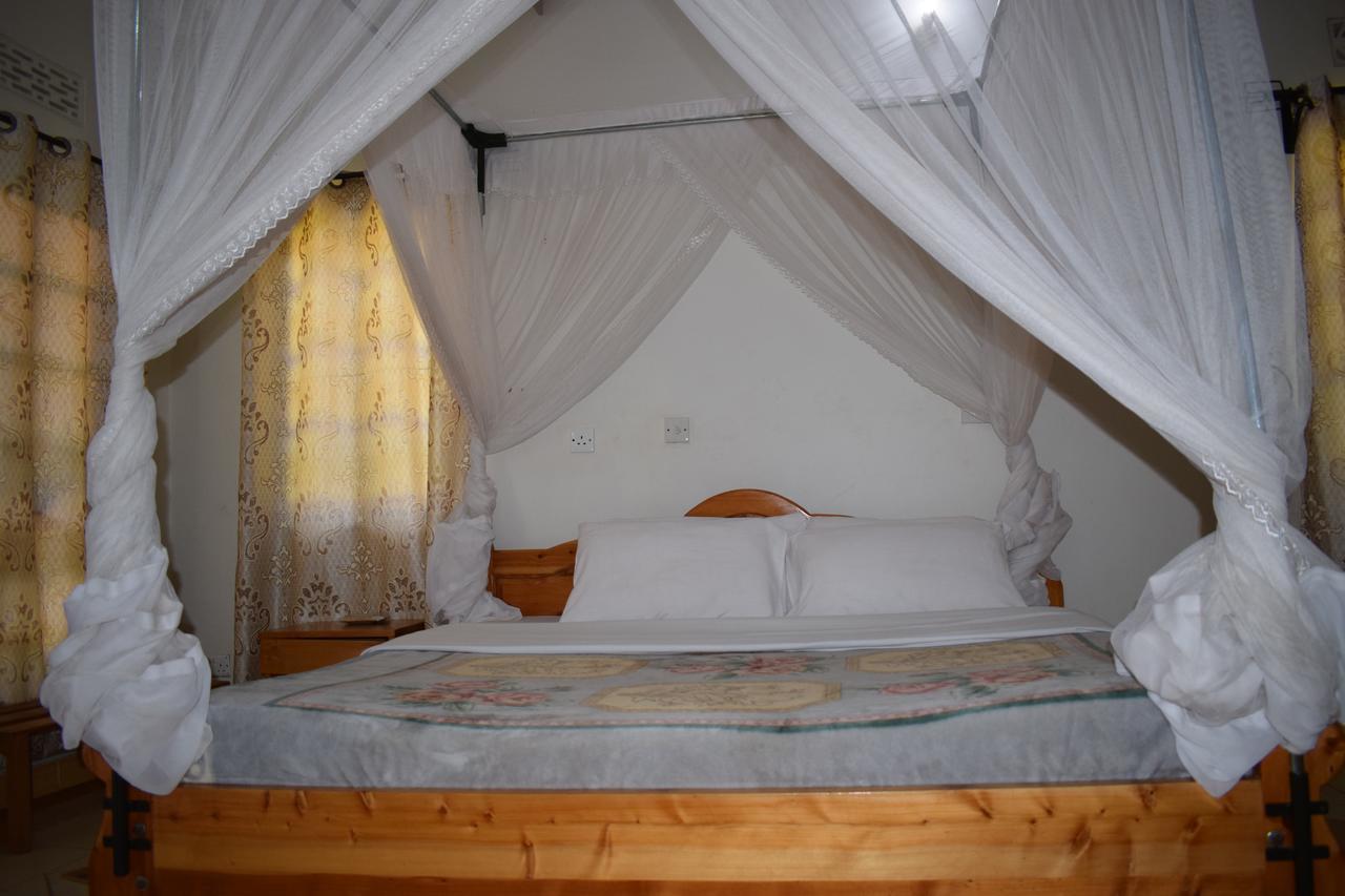 Ngorongoro Lodge Карату Екстериор снимка
