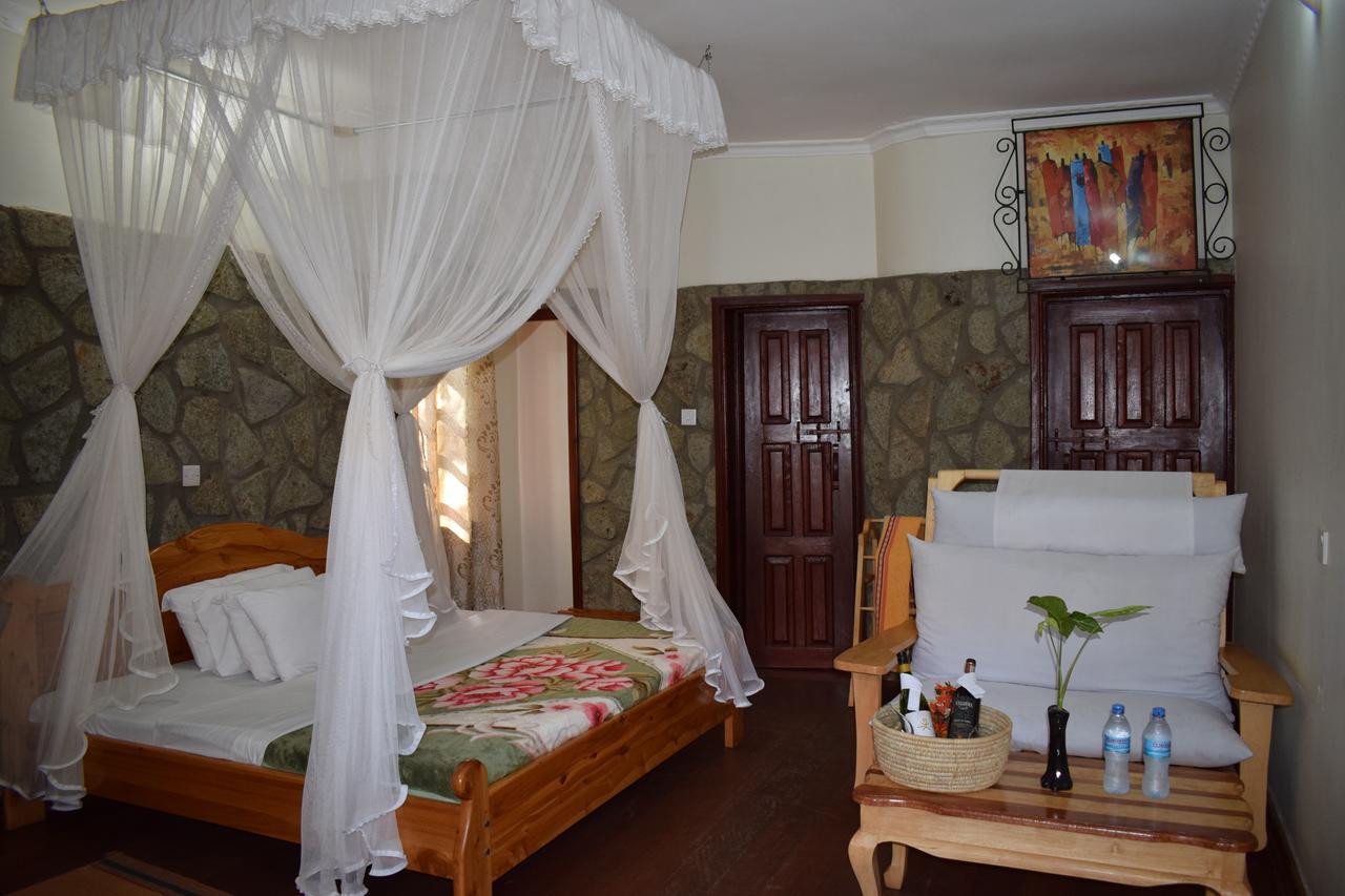 Ngorongoro Lodge Карату Екстериор снимка