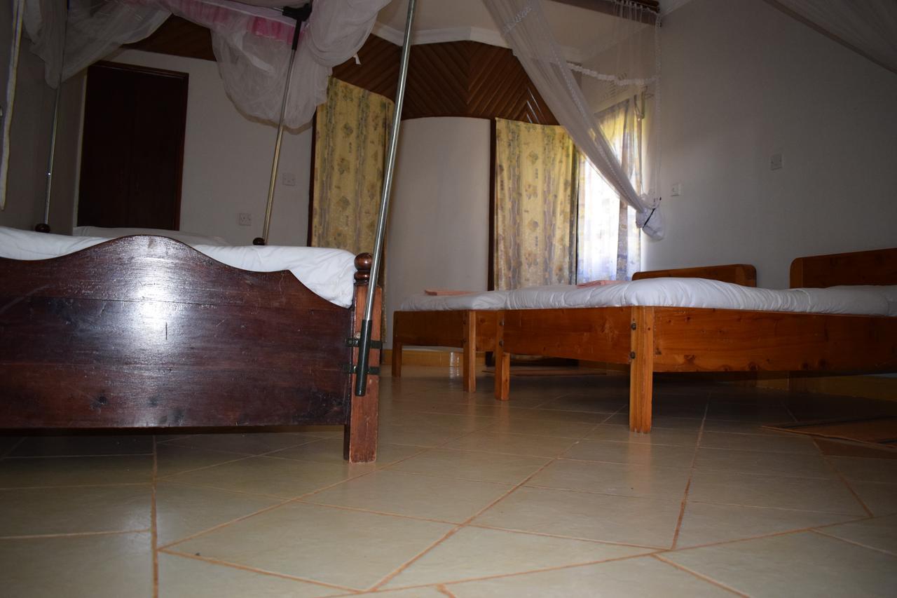 Ngorongoro Lodge Карату Екстериор снимка