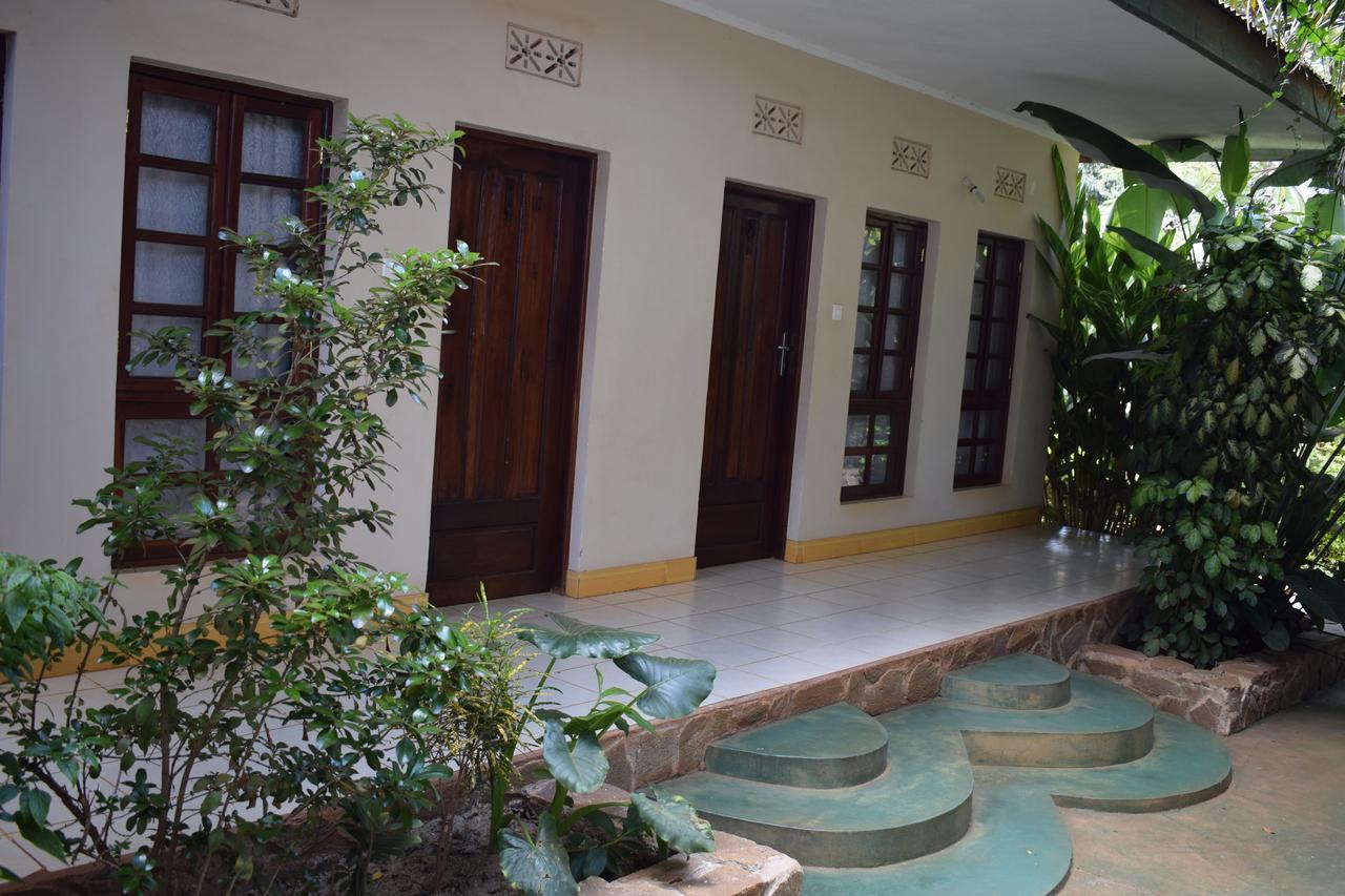 Ngorongoro Lodge Карату Екстериор снимка