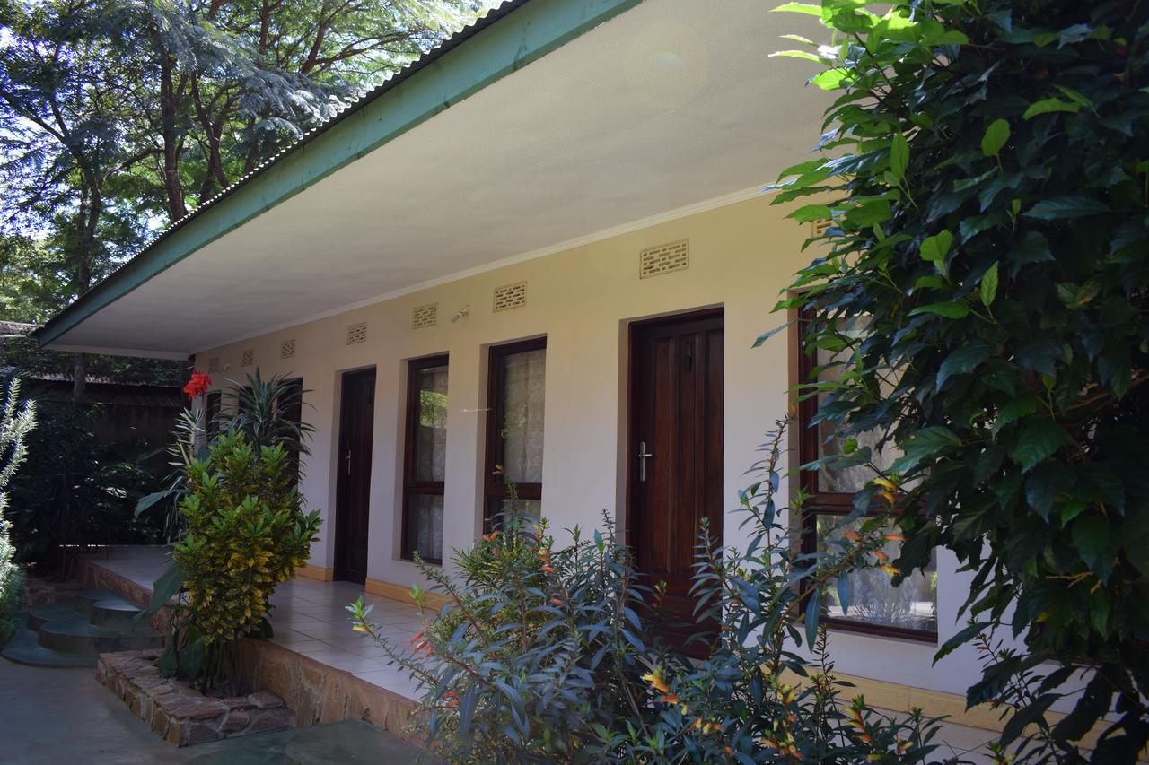 Ngorongoro Lodge Карату Екстериор снимка