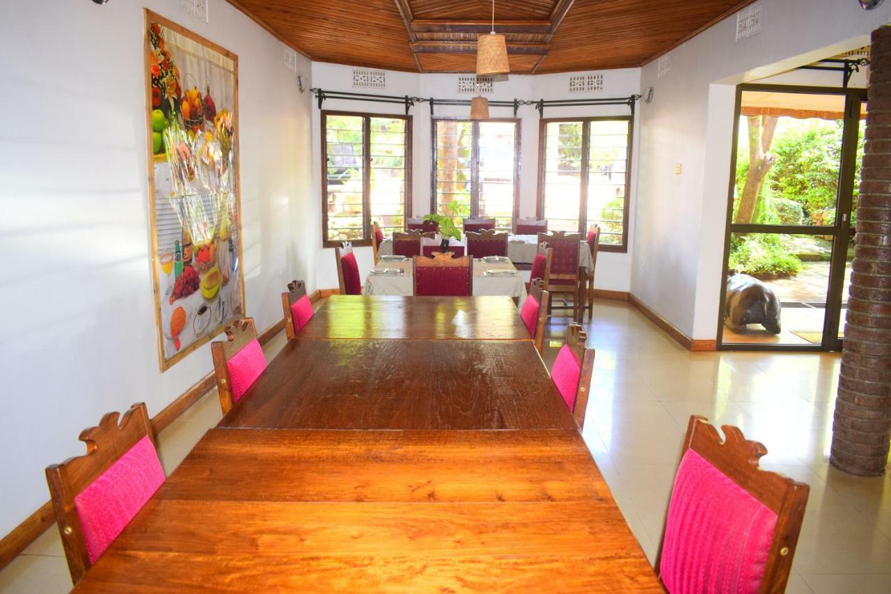 Ngorongoro Lodge Карату Екстериор снимка
