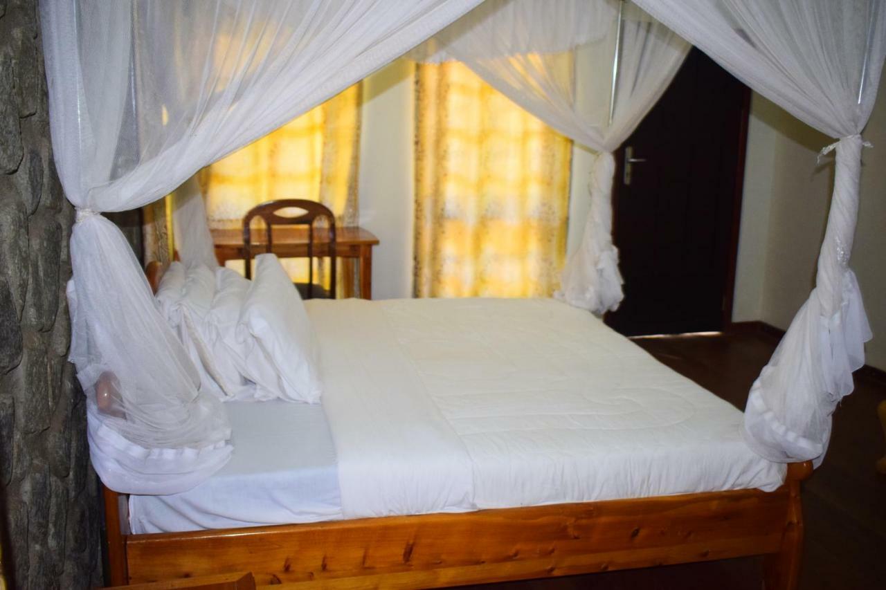 Ngorongoro Lodge Карату Екстериор снимка