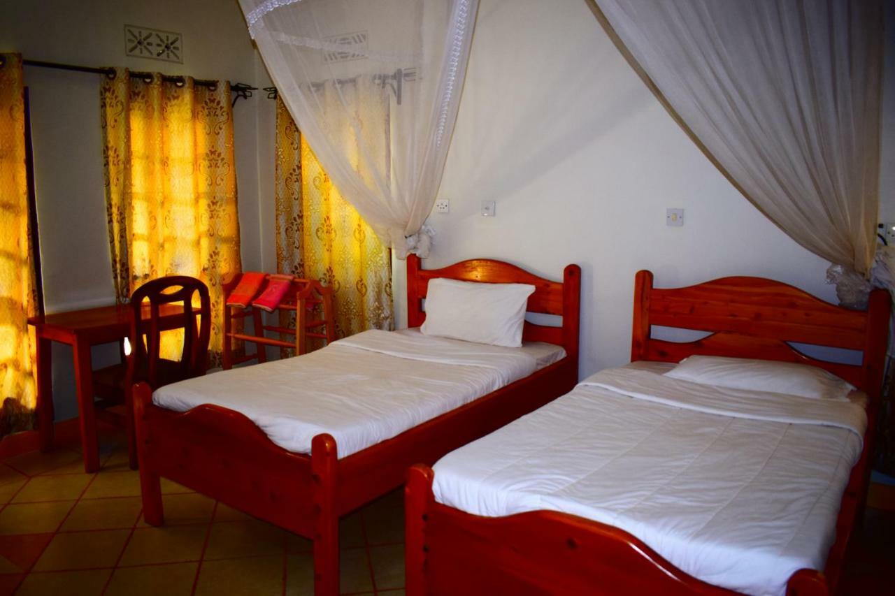 Ngorongoro Lodge Карату Екстериор снимка