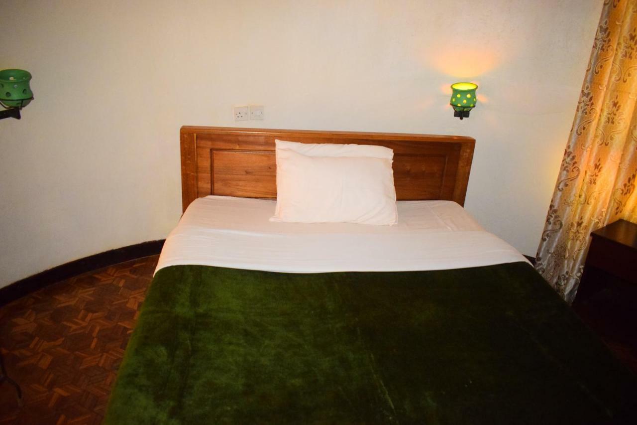 Ngorongoro Lodge Карату Екстериор снимка