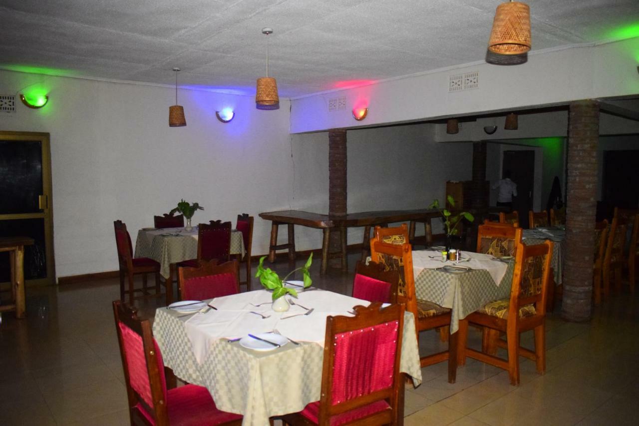 Ngorongoro Lodge Карату Екстериор снимка